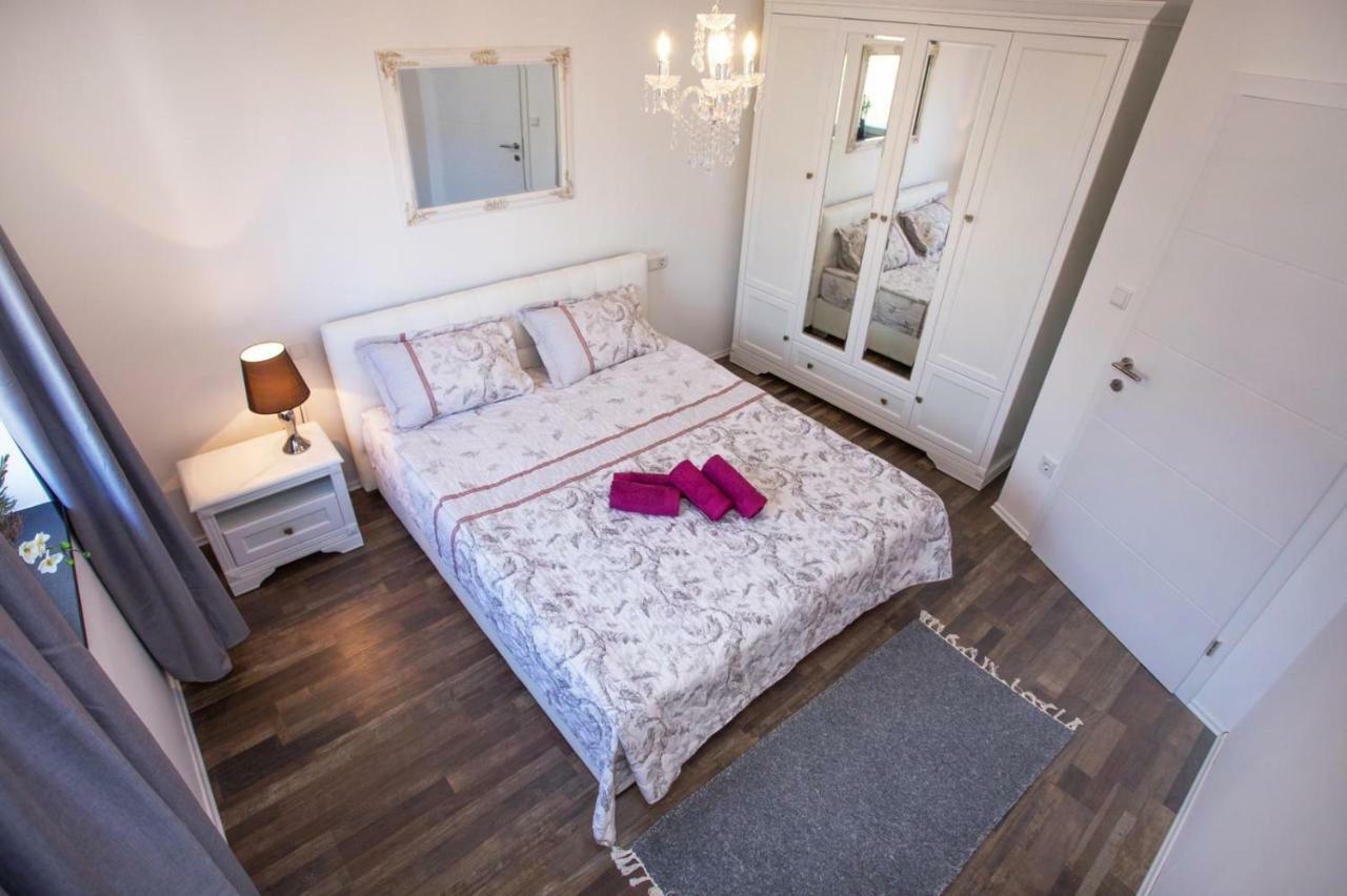 Tip Deluxe Appartement Podstrana Buitenkant foto