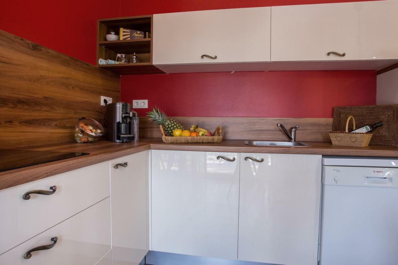 Tip Deluxe Appartement Podstrana Buitenkant foto