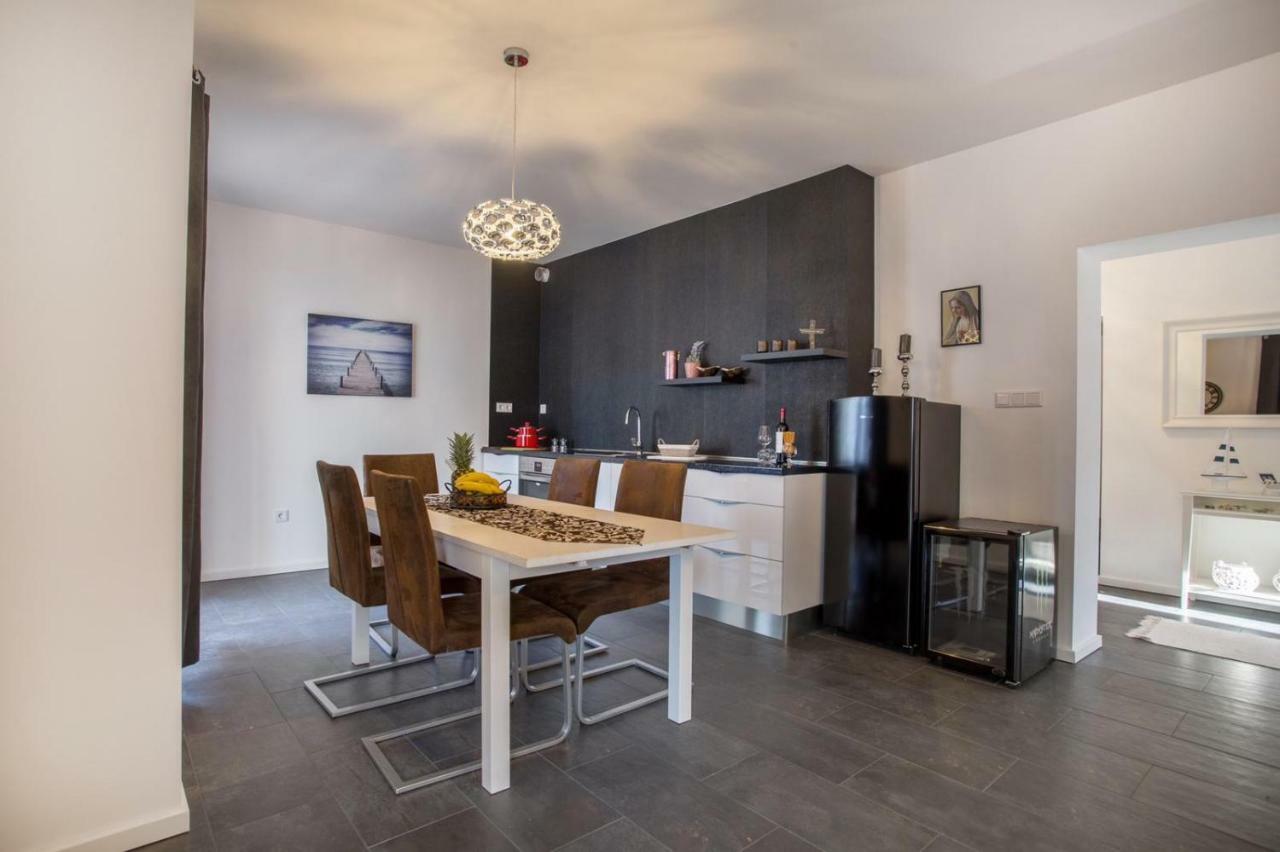Tip Deluxe Appartement Podstrana Buitenkant foto