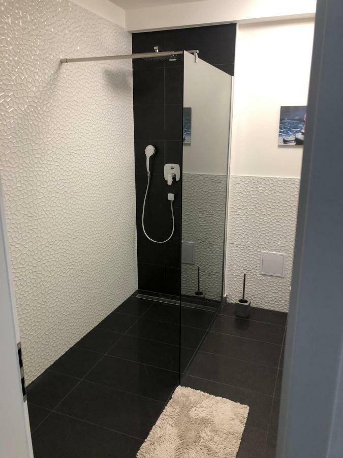 Tip Deluxe Appartement Podstrana Buitenkant foto